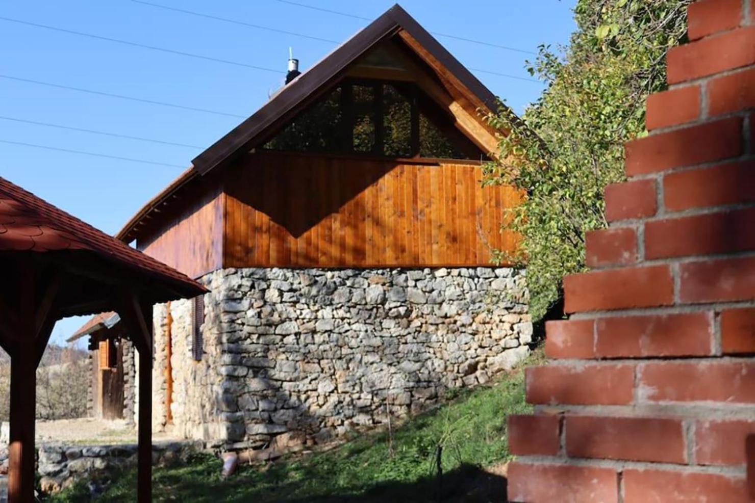 Salas U Bregu In Cheile Carasului Crasova Dış mekan fotoğraf